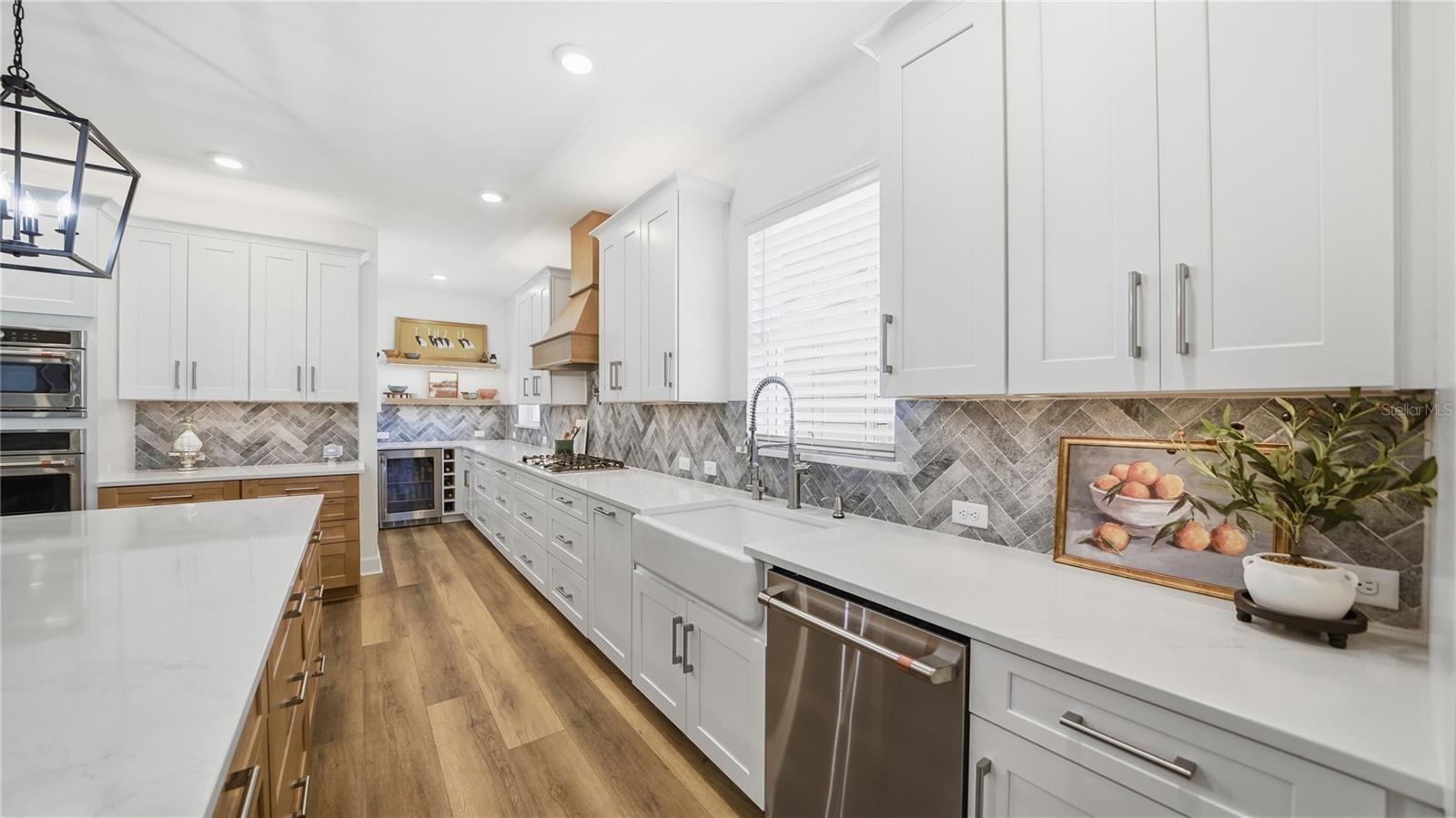 Image 14 of 91 For 119 Victory Court