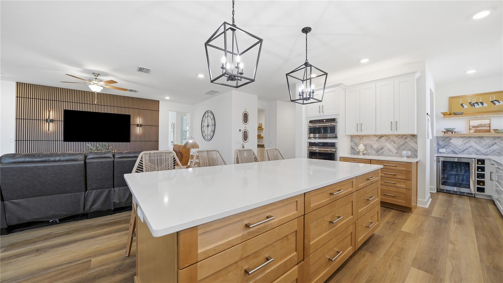 Image 15 of 91 For 119 Victory Court