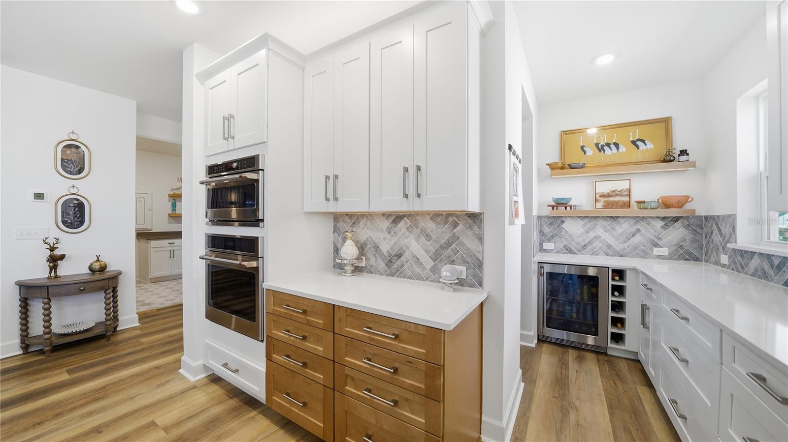 Image 18 of 91 For 119 Victory Court