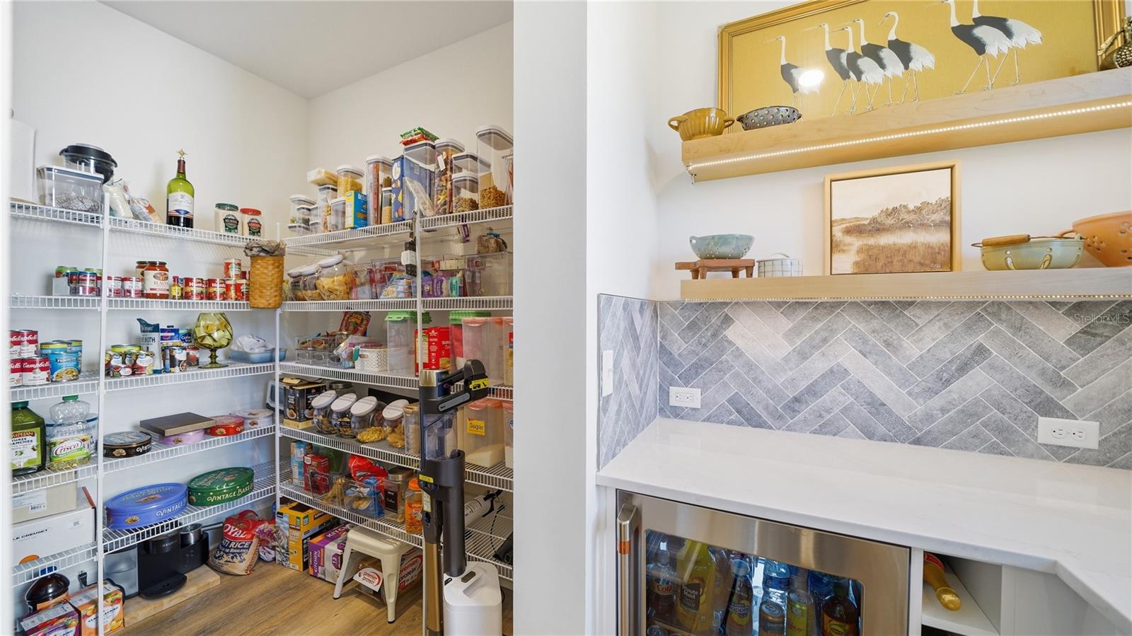 Image 19 of 91 For 119 Victory Court