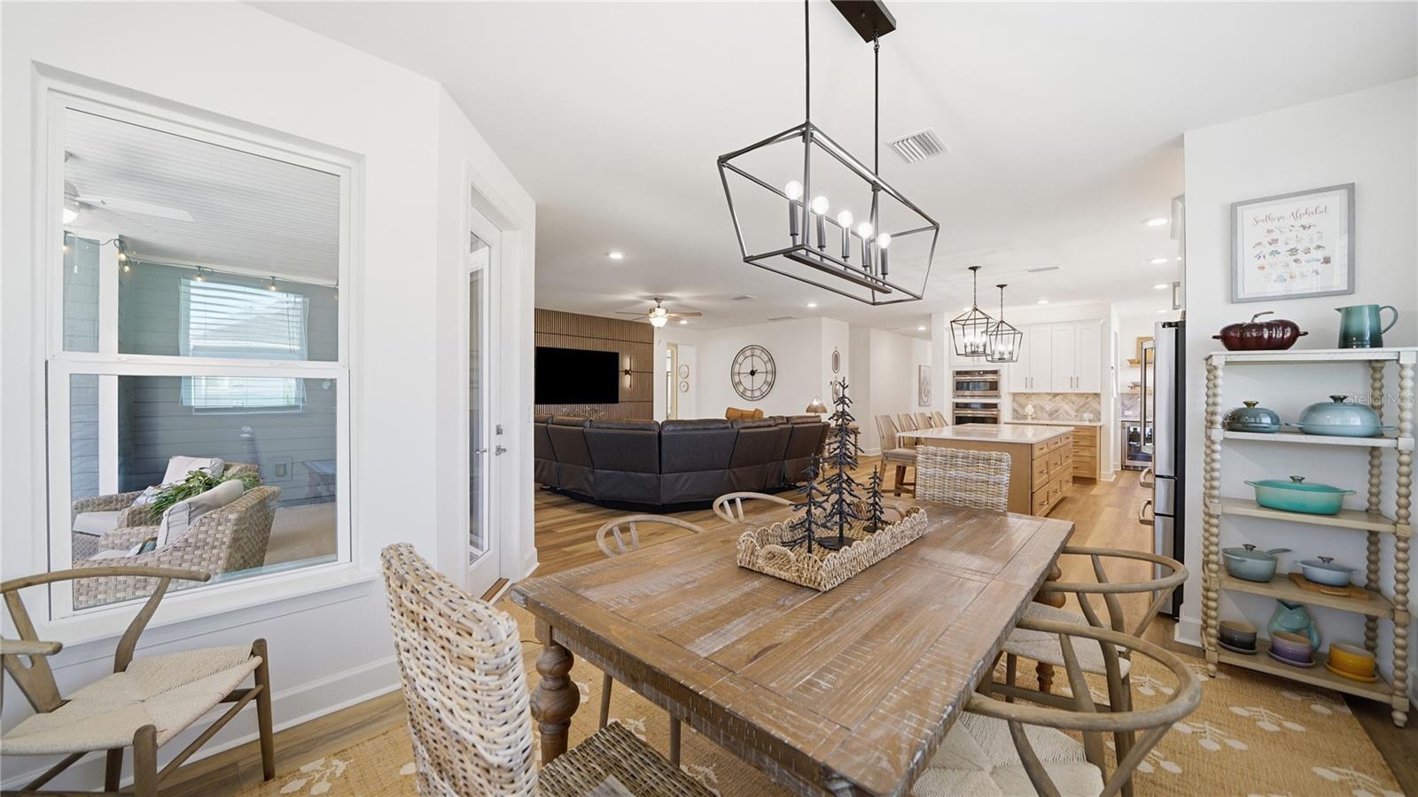 Image 23 of 91 For 119 Victory Court