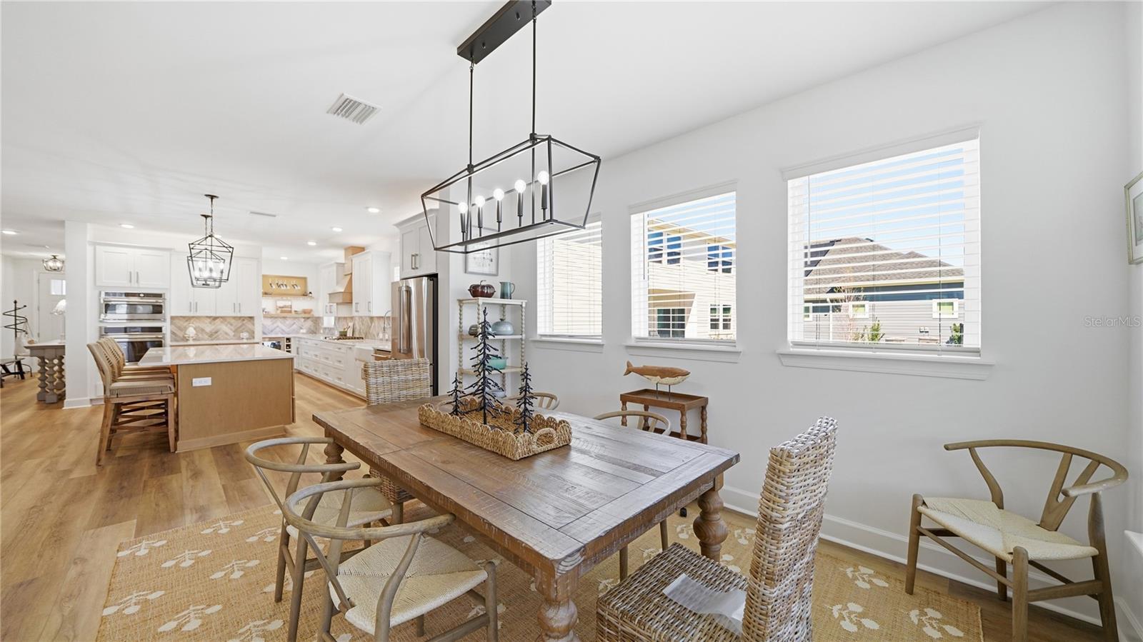 Image 24 of 91 For 119 Victory Court