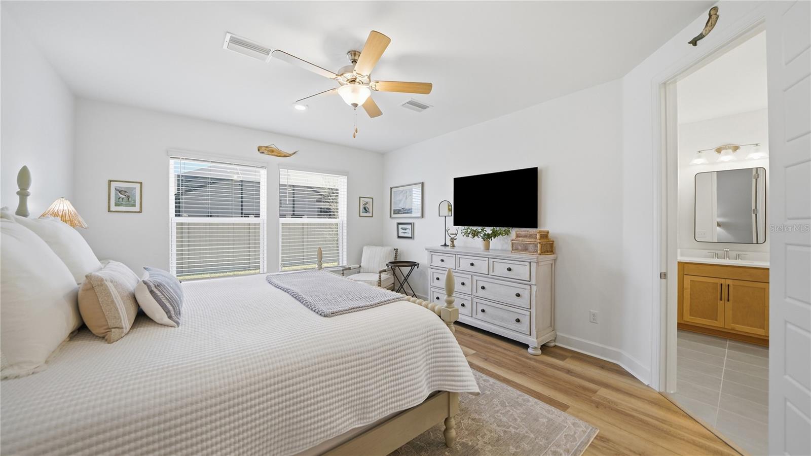 Image 33 of 91 For 119 Victory Court