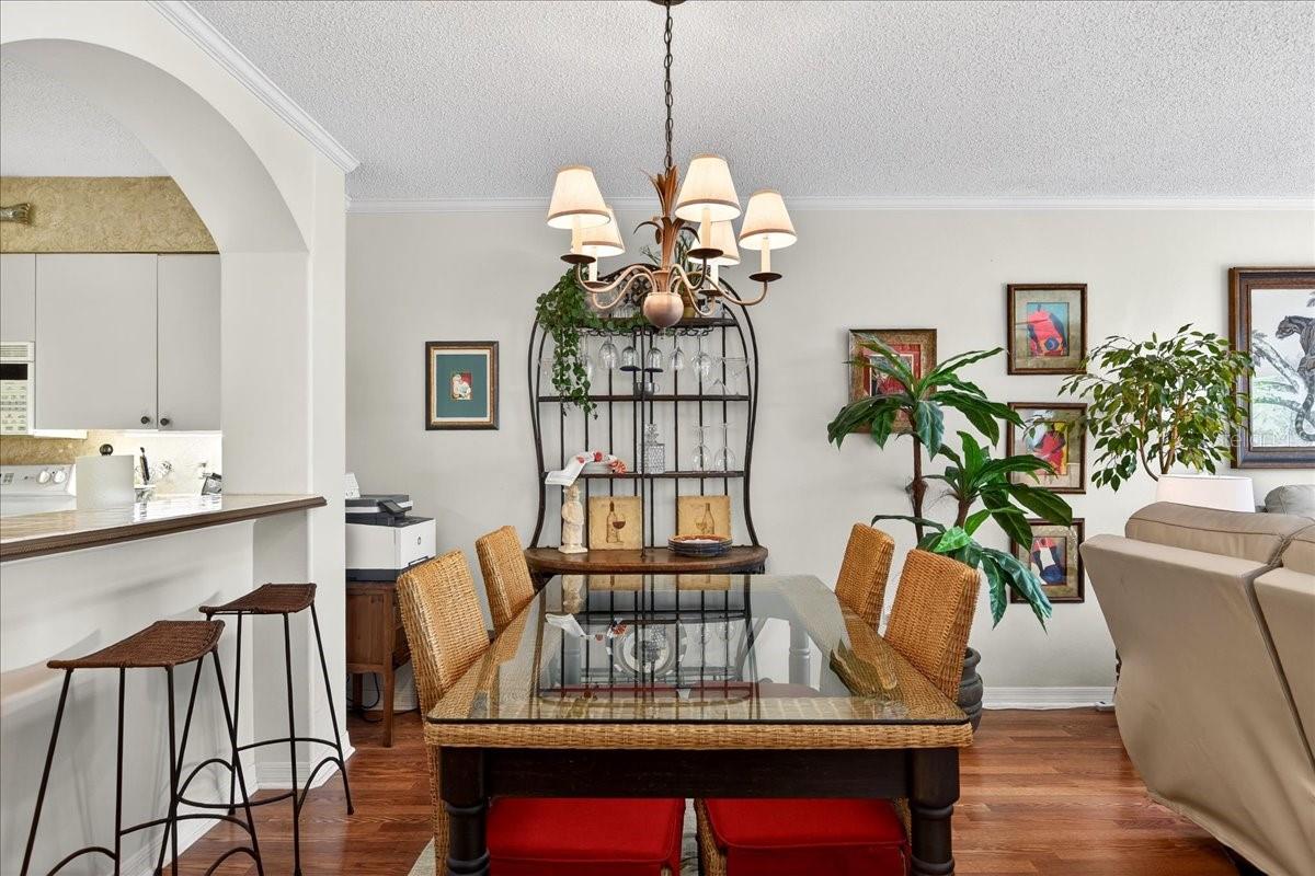 Image 12 of 75 For 525 Lake Bridge Drive