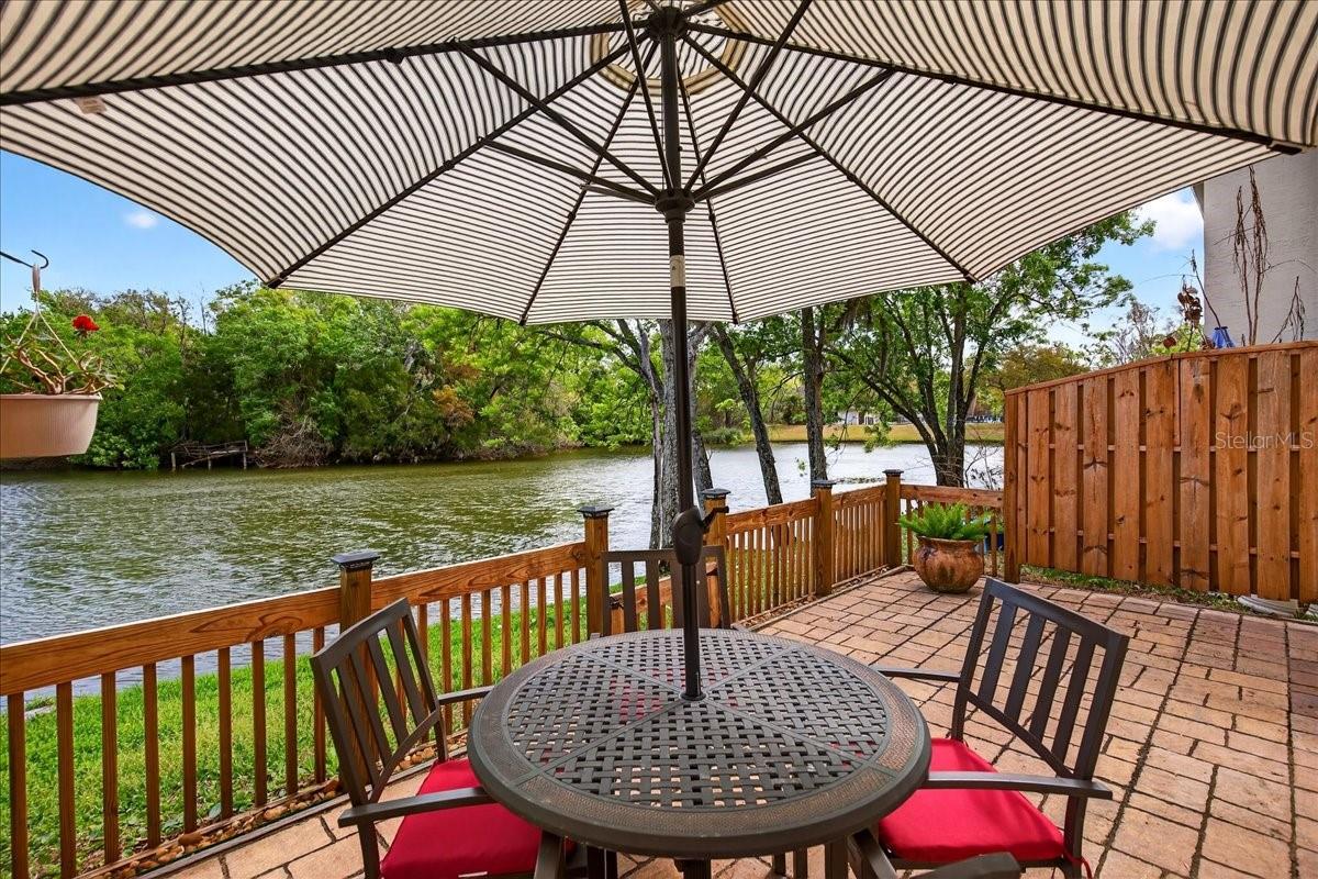 Image 43 of 75 For 525 Lake Bridge Drive