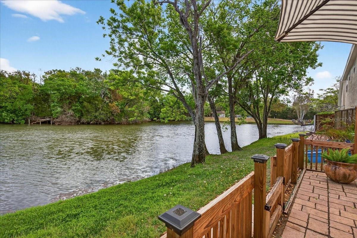 Image 46 of 75 For 525 Lake Bridge Drive