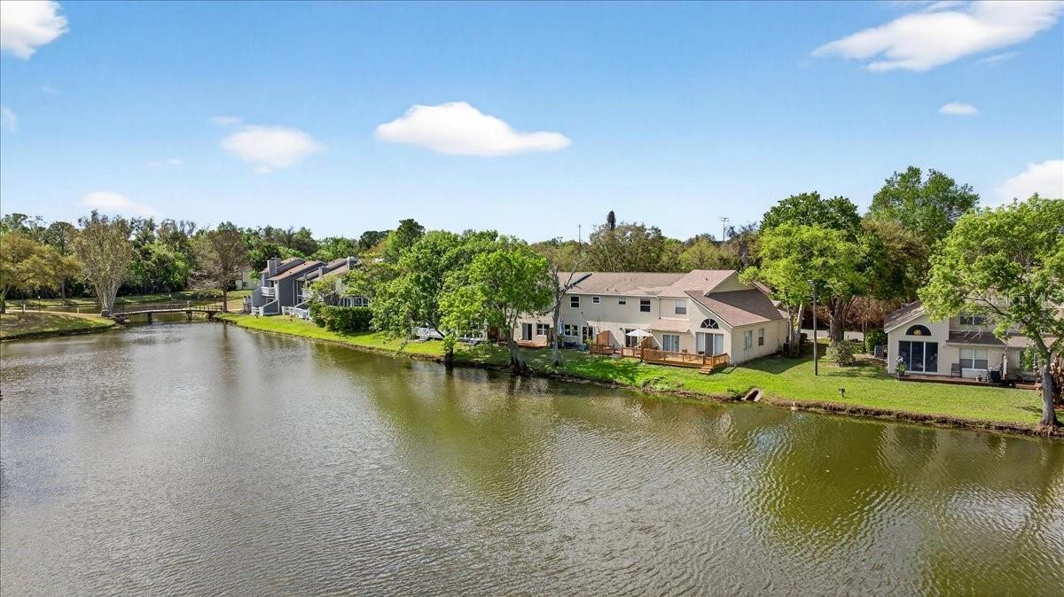 Image 49 of 75 For 525 Lake Bridge Drive