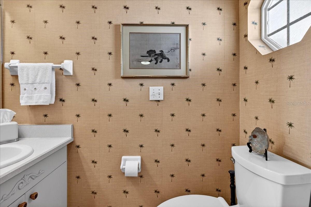 Image 6 of 75 For 525 Lake Bridge Drive