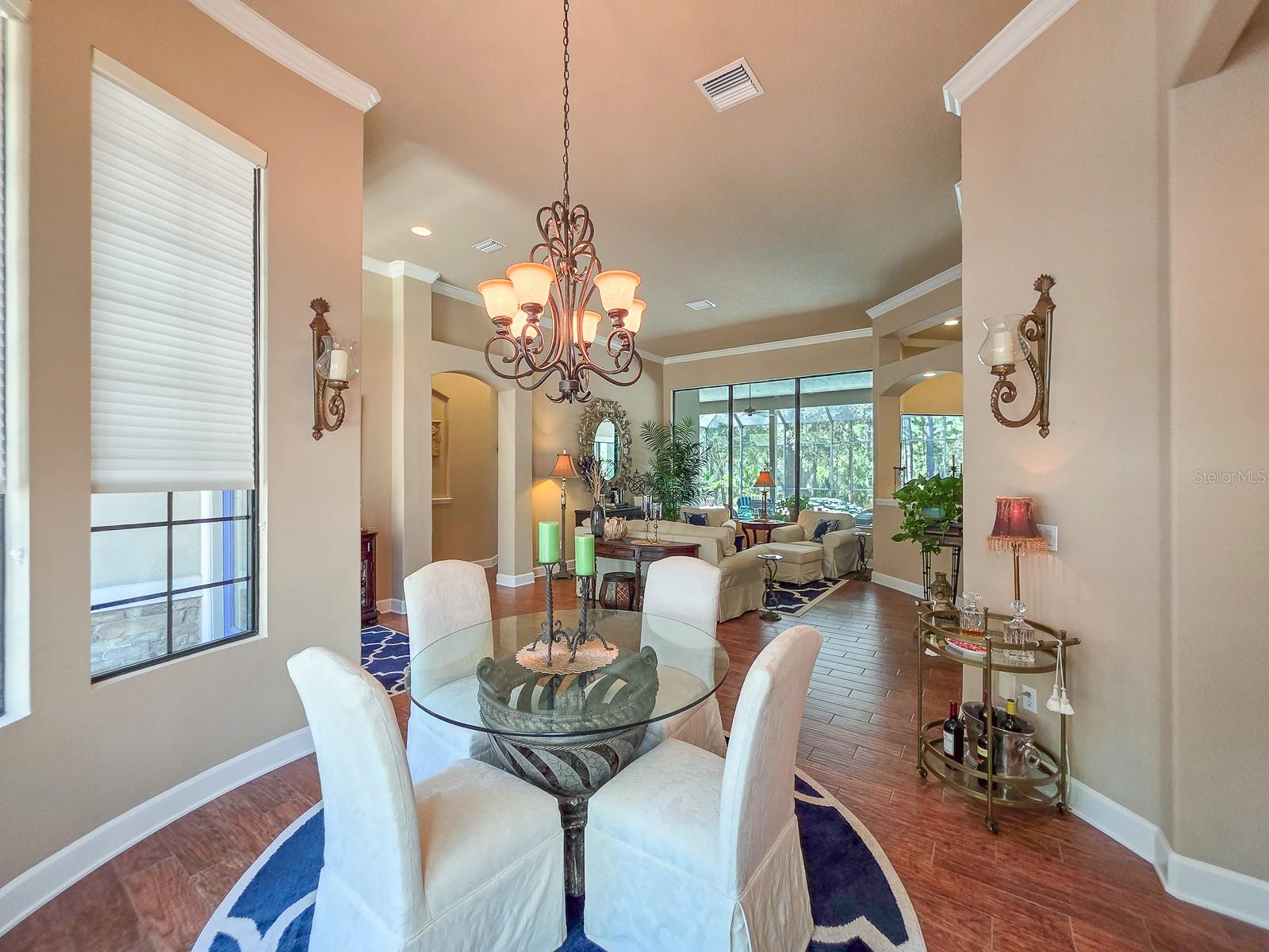 Image 11 of 93 For 19 Park Circle