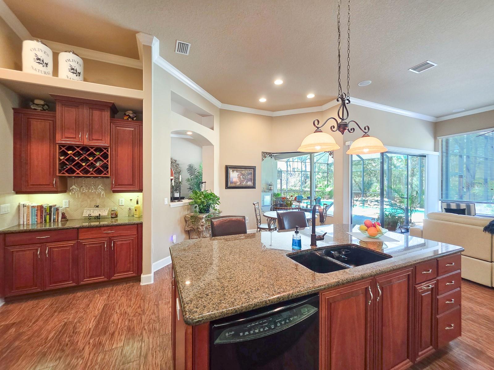 Image 13 of 93 For 19 Park Circle