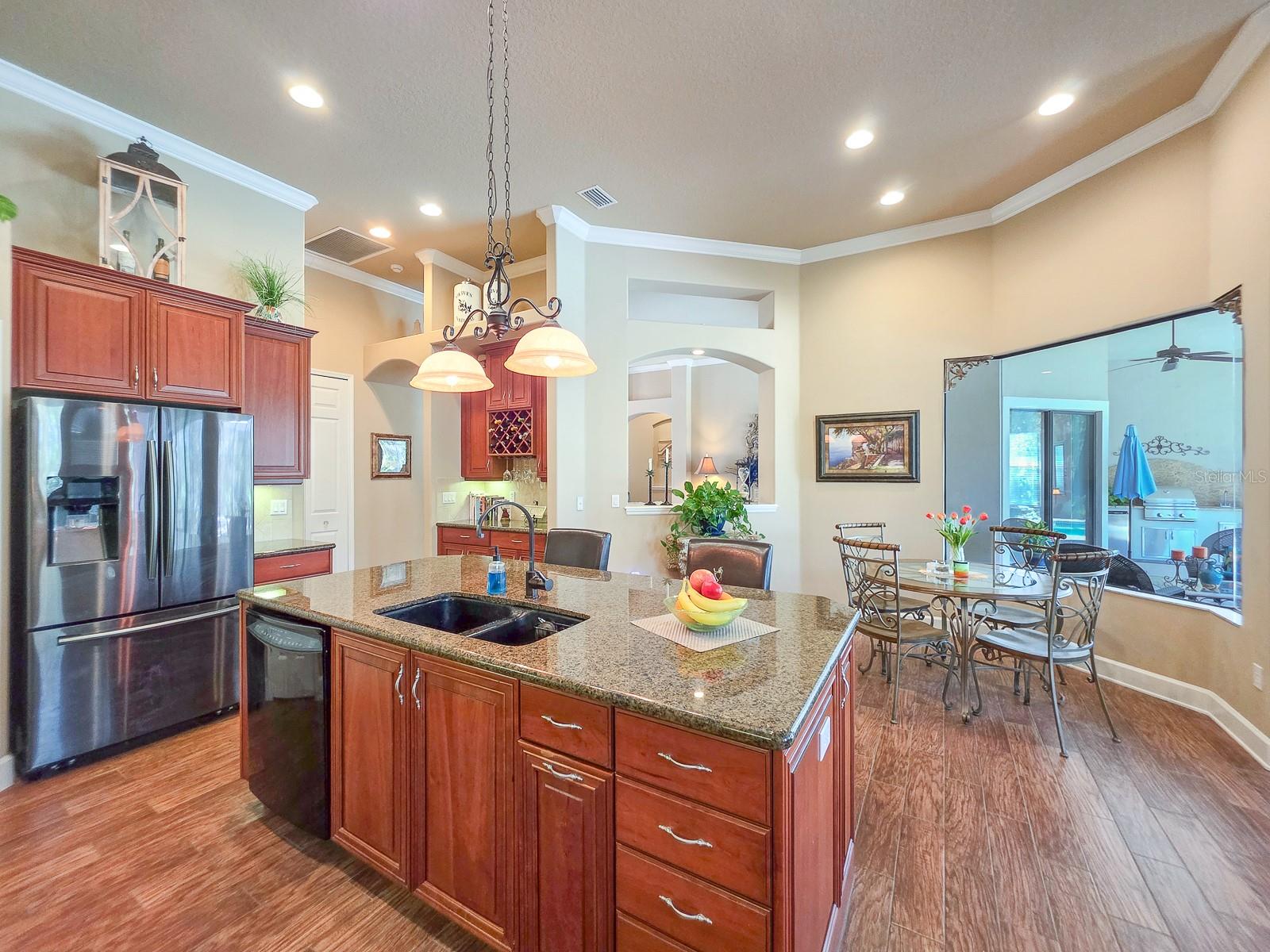 Image 15 of 93 For 19 Park Circle