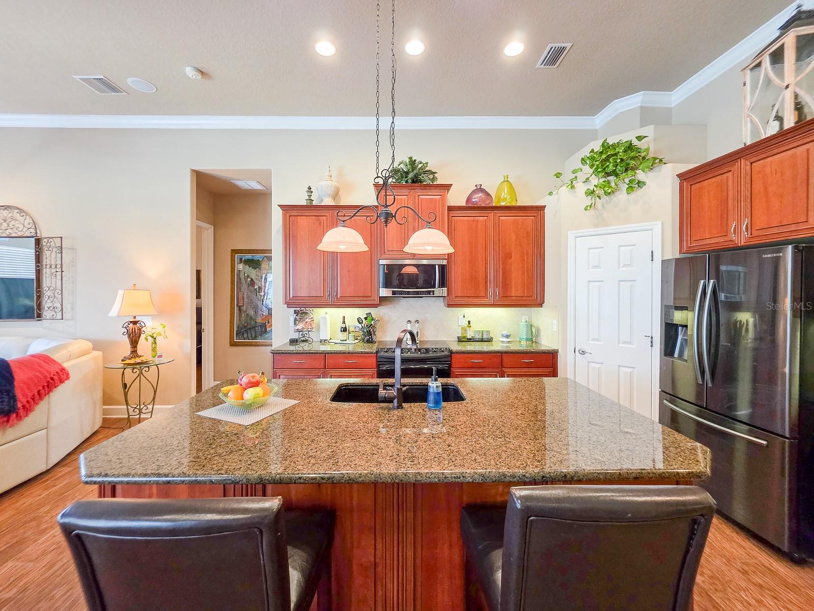 Image 17 of 93 For 19 Park Circle