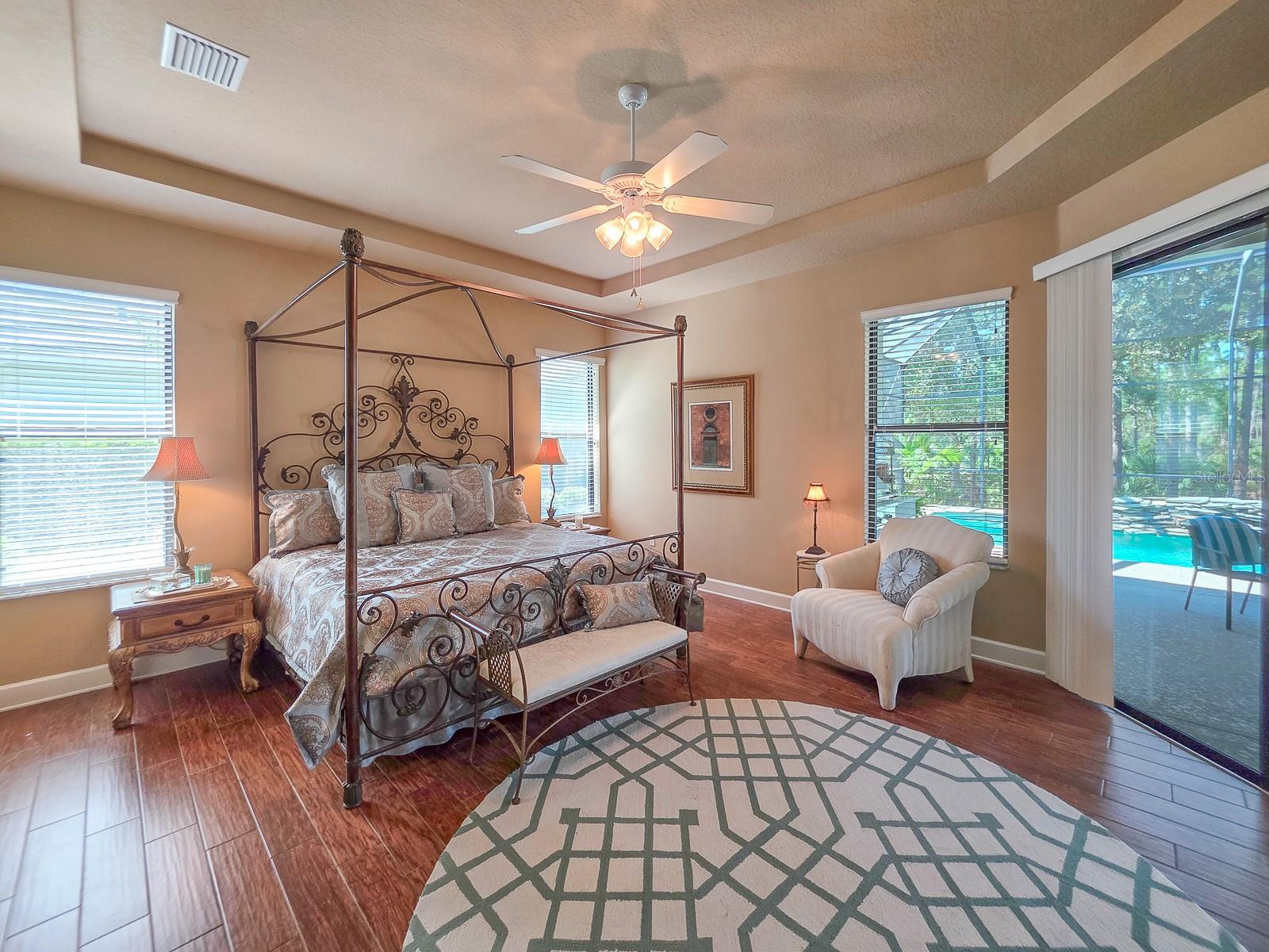 Image 33 of 93 For 19 Park Circle