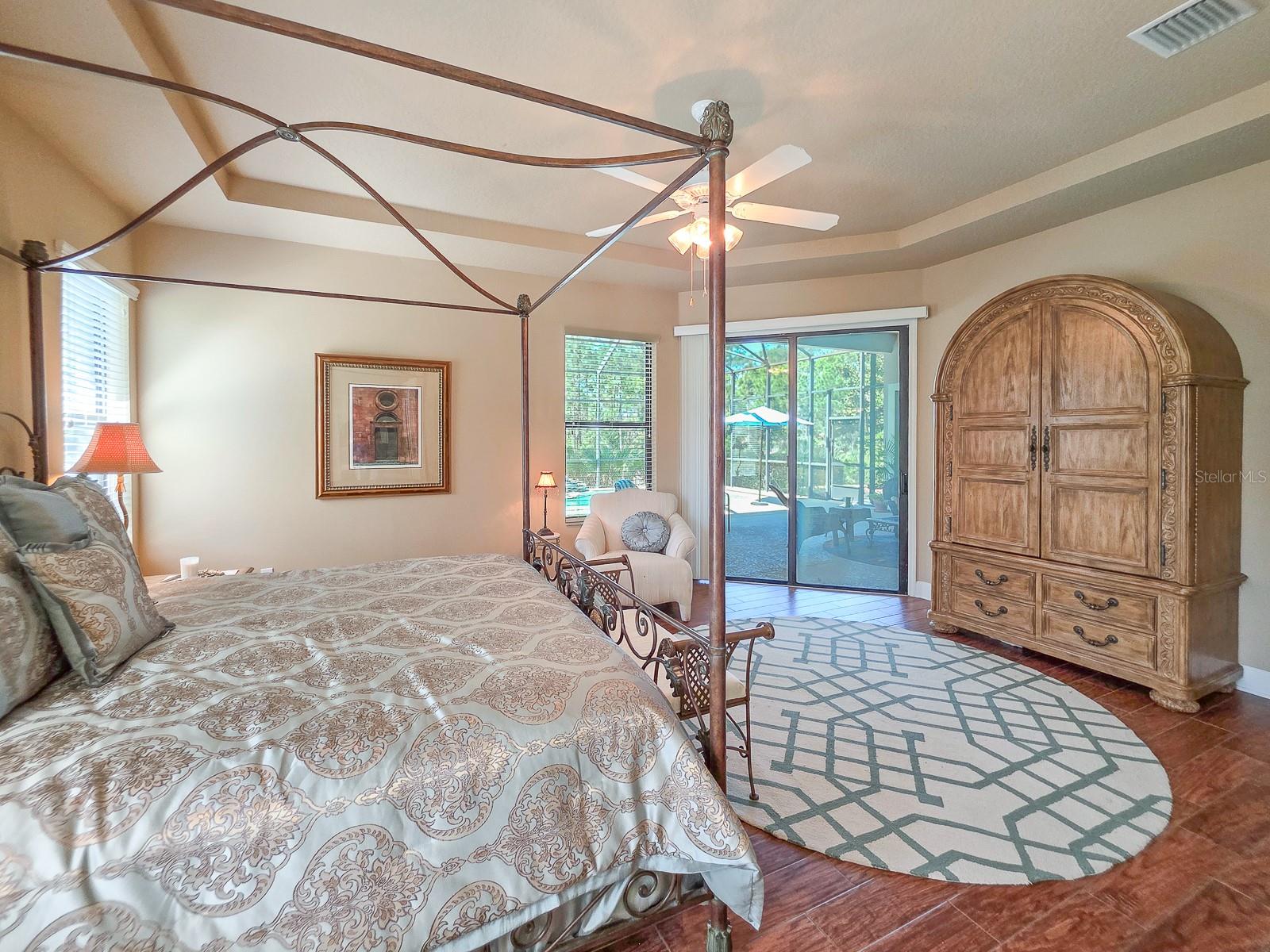 Image 34 of 93 For 19 Park Circle