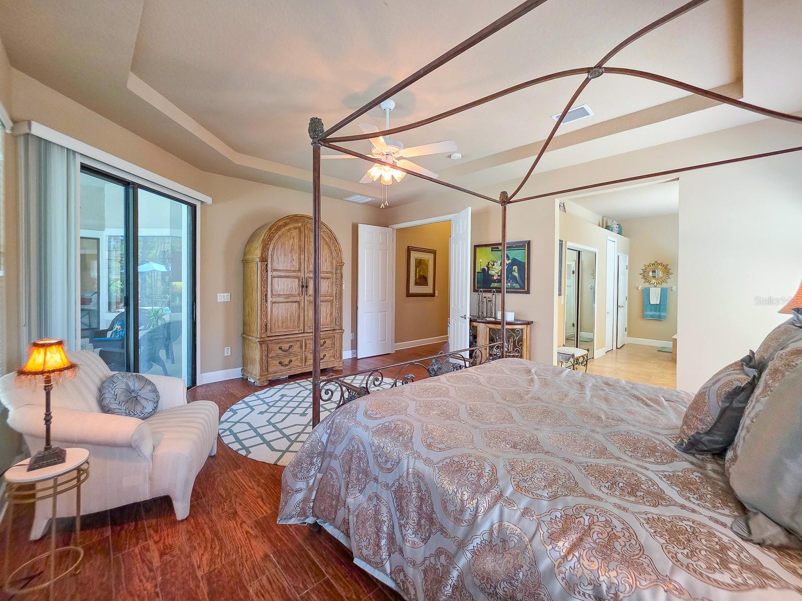 Image 35 of 93 For 19 Park Circle