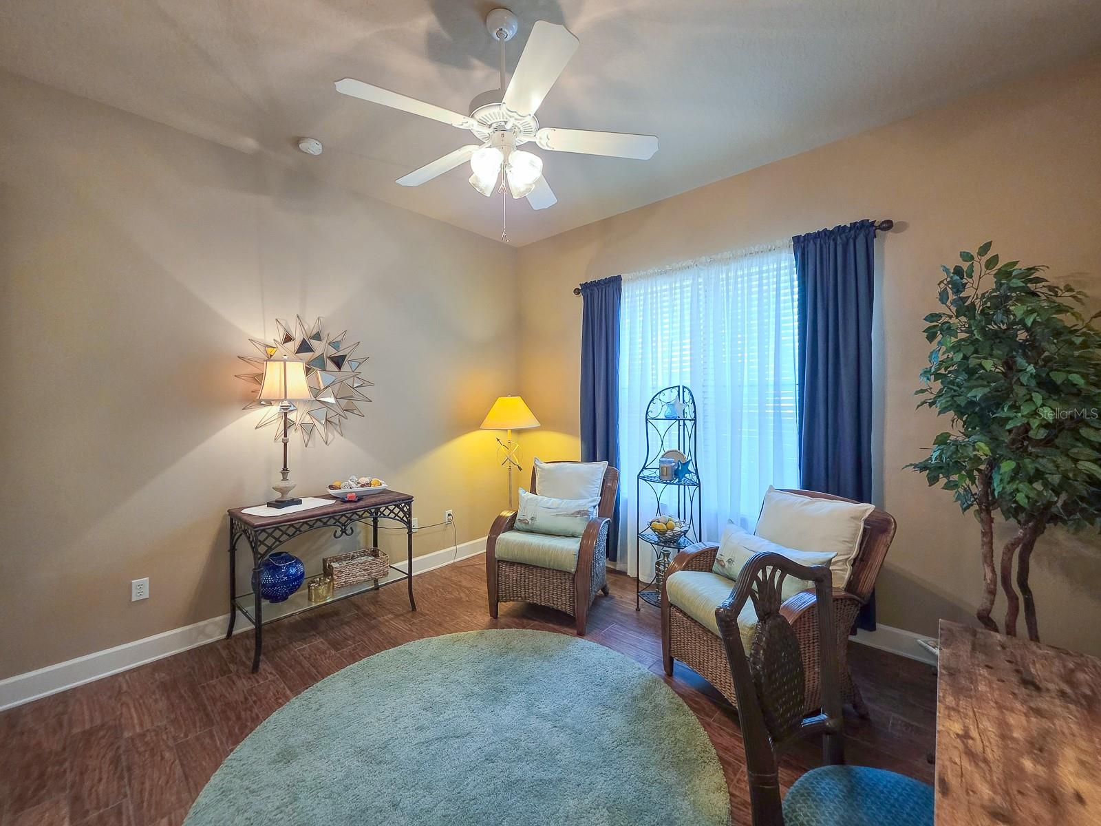 Image 43 of 93 For 19 Park Circle