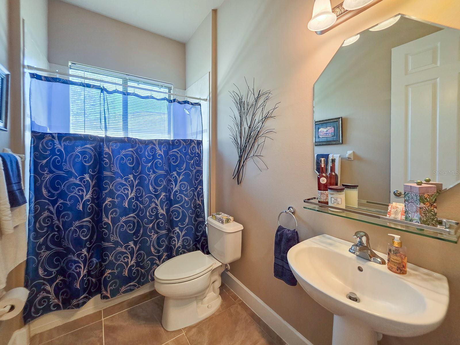 Image 45 of 93 For 19 Park Circle