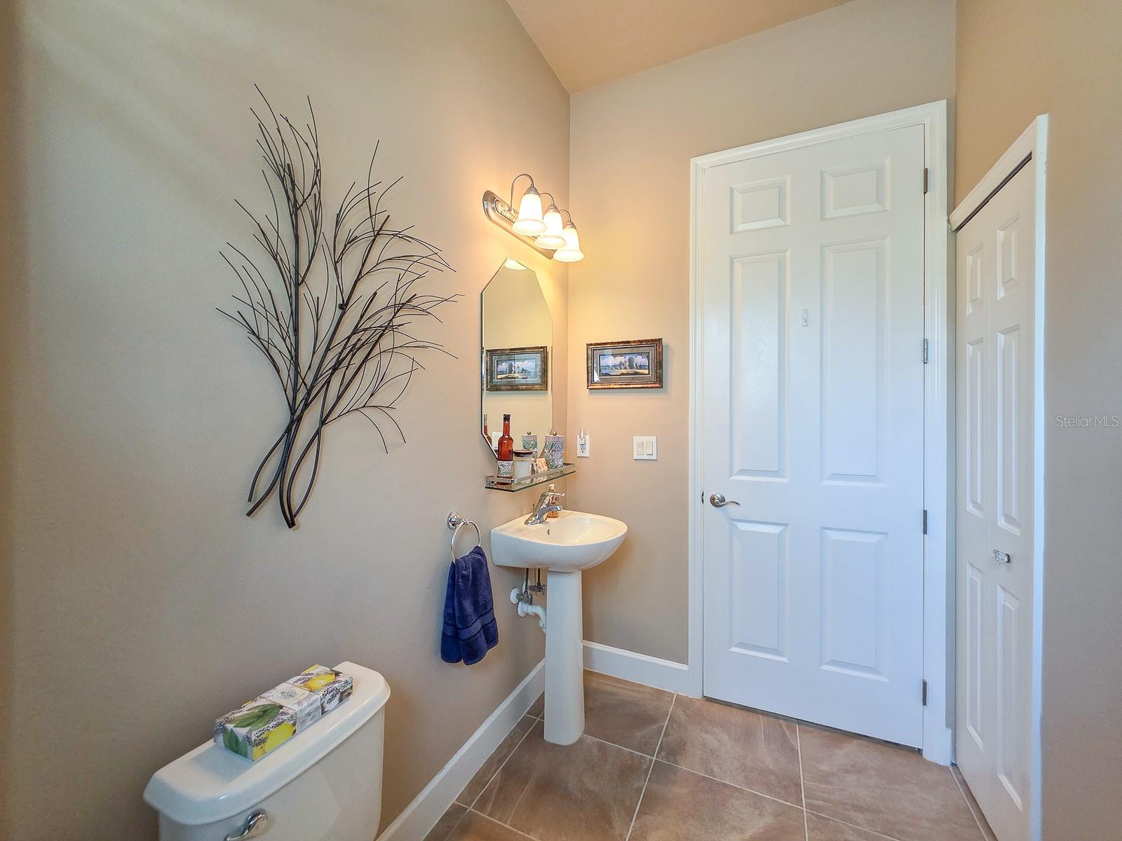 Image 48 of 93 For 19 Park Circle