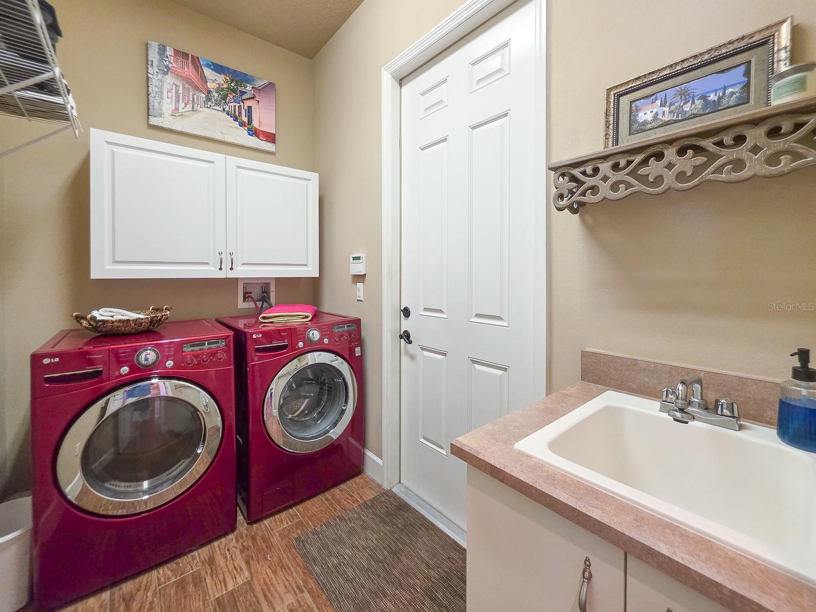 Image 57 of 93 For 19 Park Circle