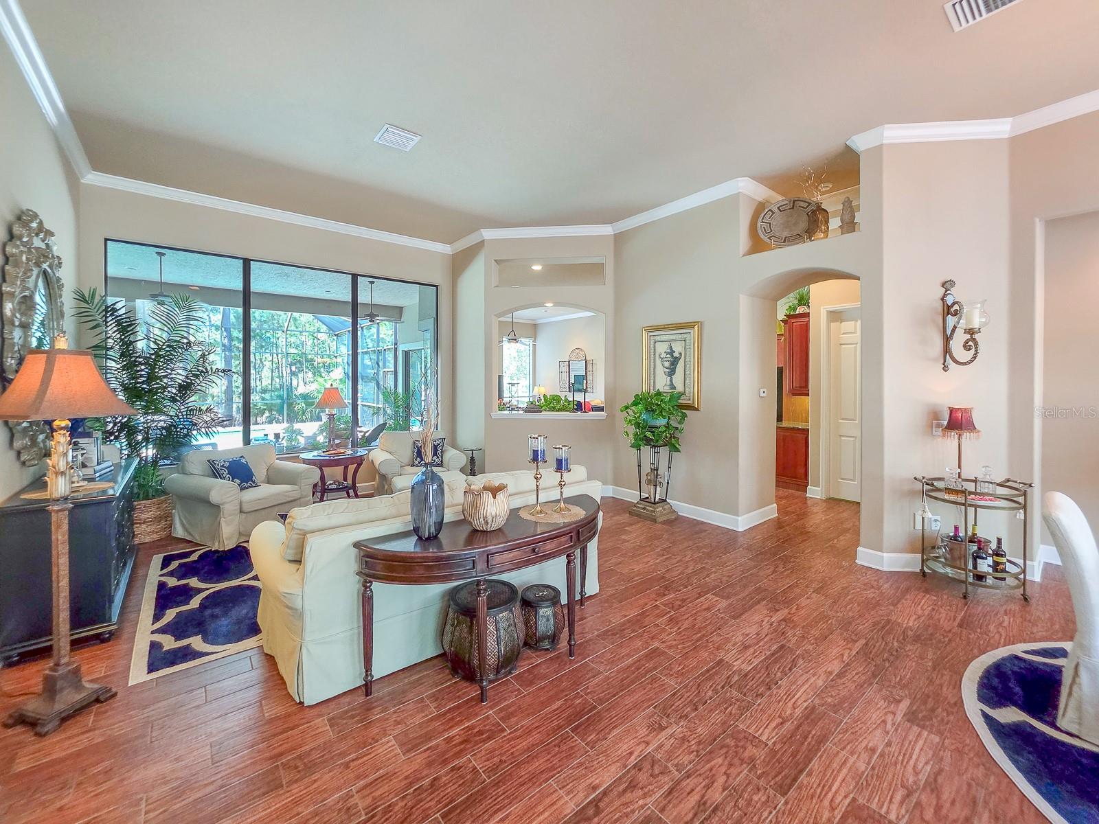 Image 7 of 93 For 19 Park Circle