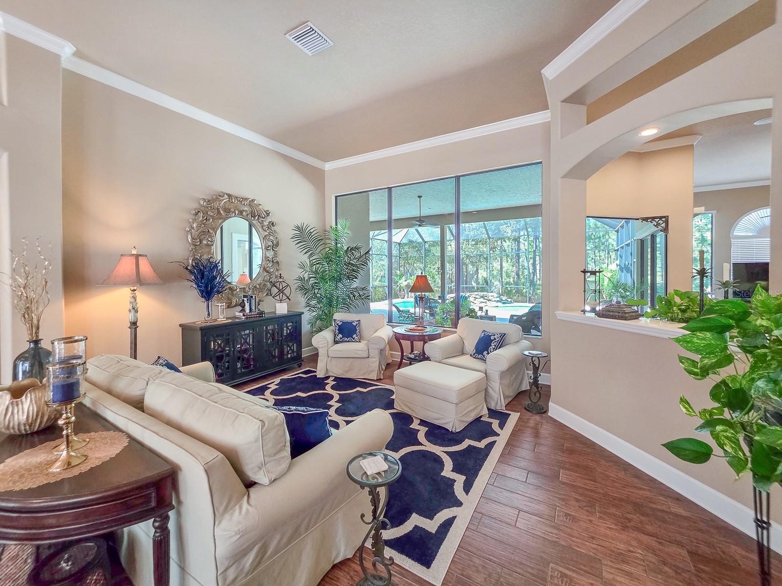 Image 8 of 93 For 19 Park Circle