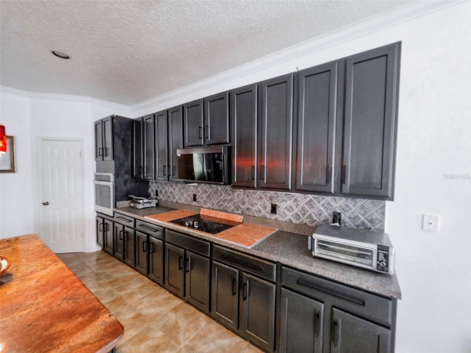 Image 20 of 61 For 18 Price Lane