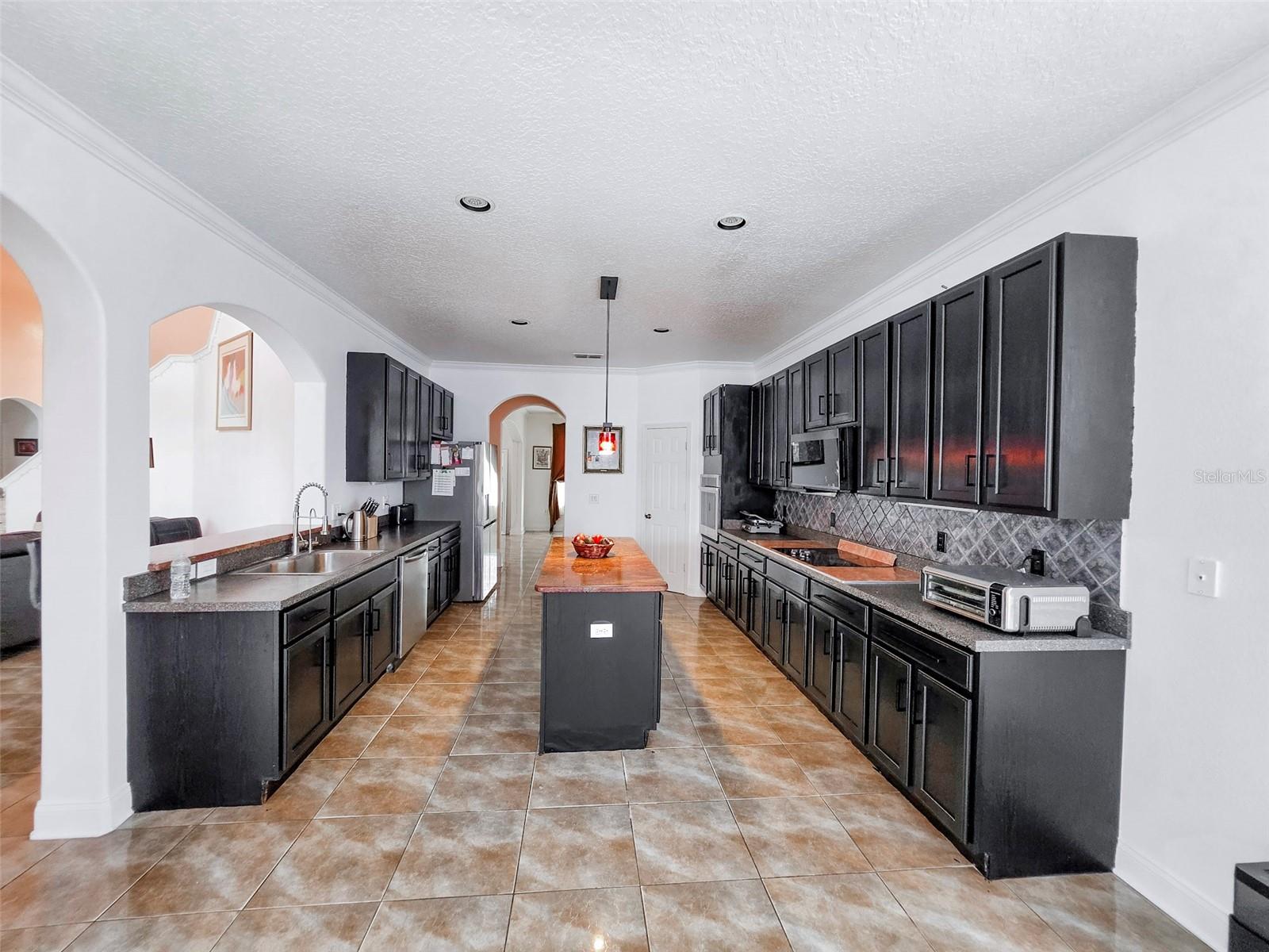 Image 23 of 61 For 18 Price Lane