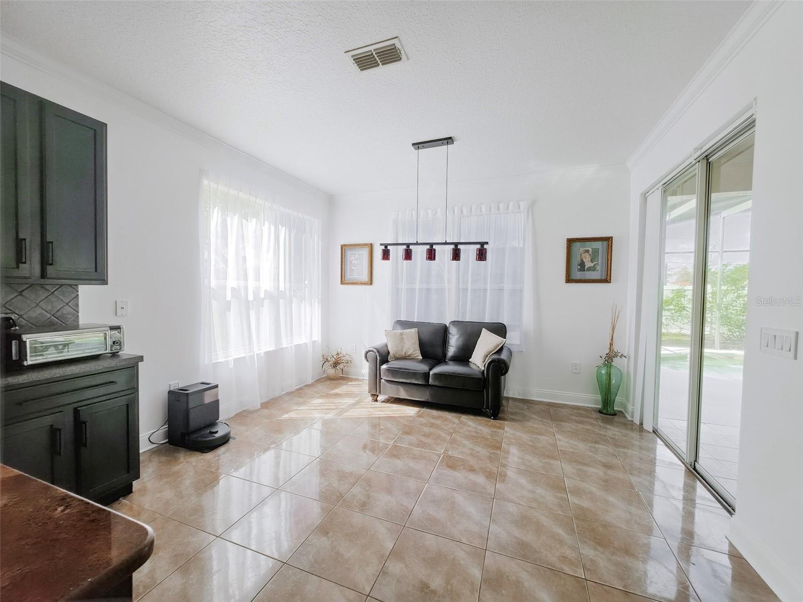 Image 25 of 61 For 18 Price Lane