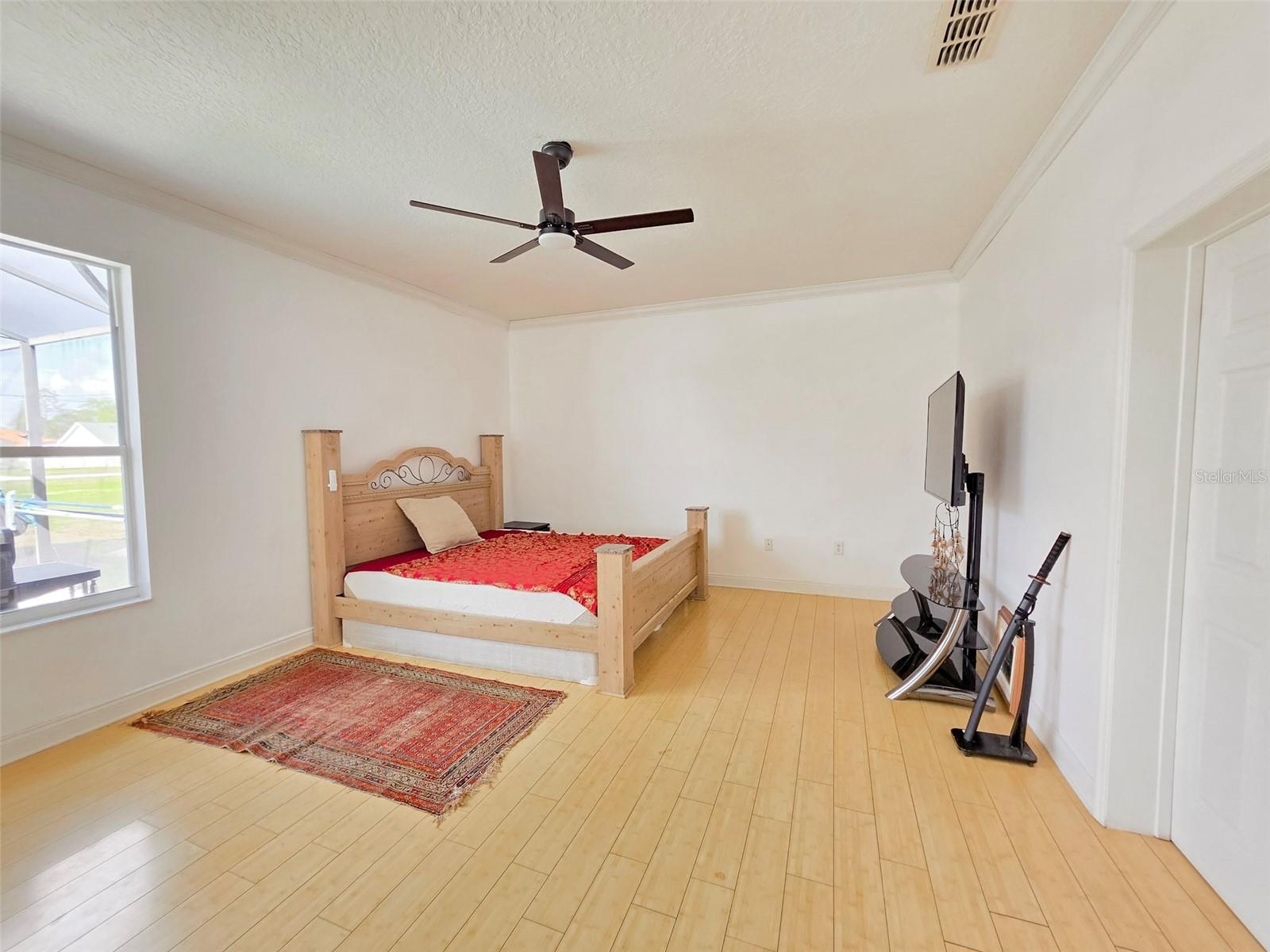 Image 28 of 61 For 18 Price Lane