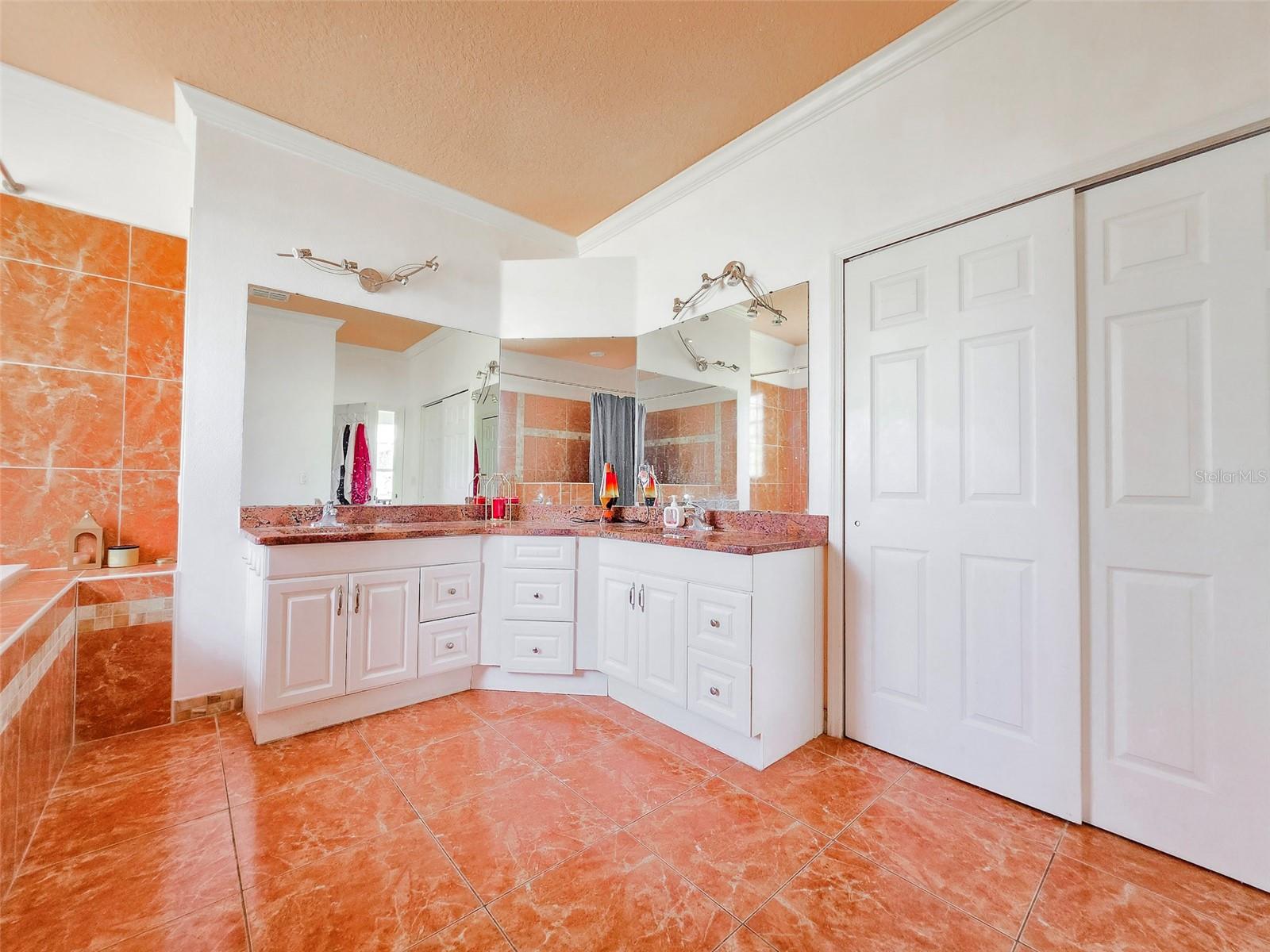 Image 32 of 61 For 18 Price Lane