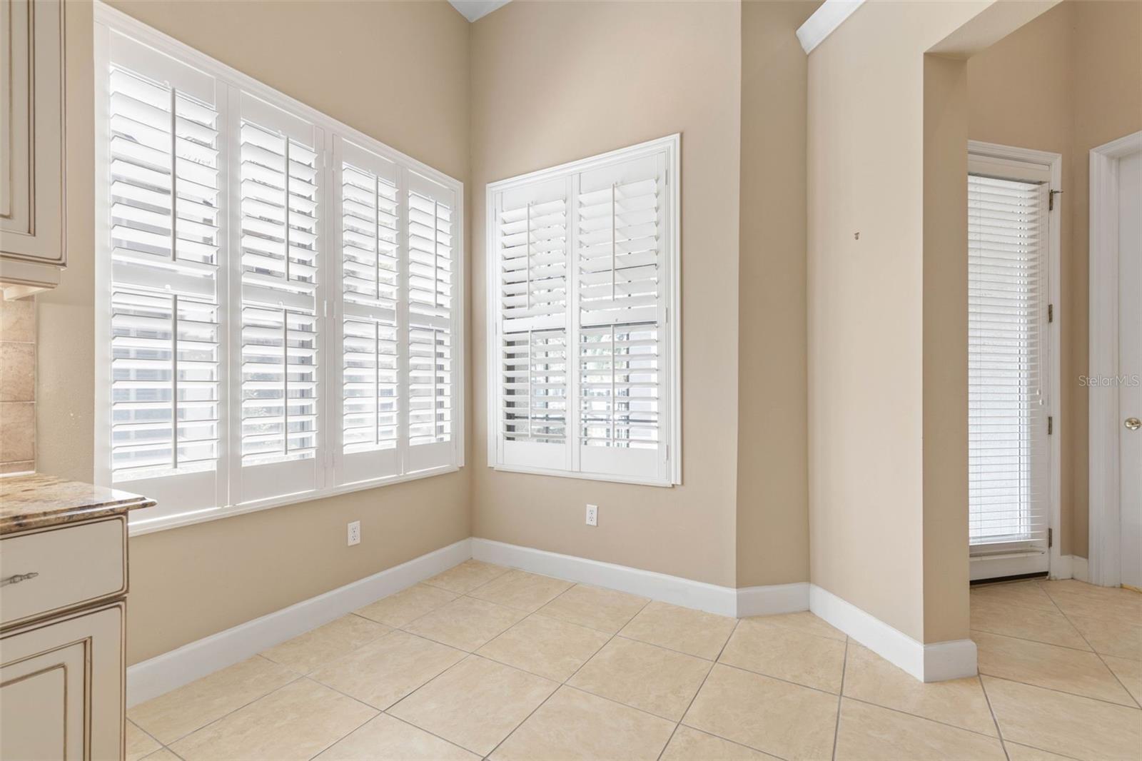 Image 14 of 67 For 10 River Point Drive