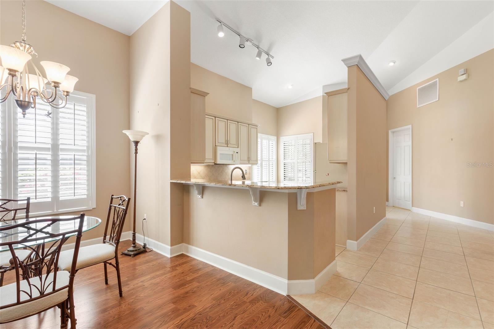 Image 15 of 67 For 10 River Point Drive