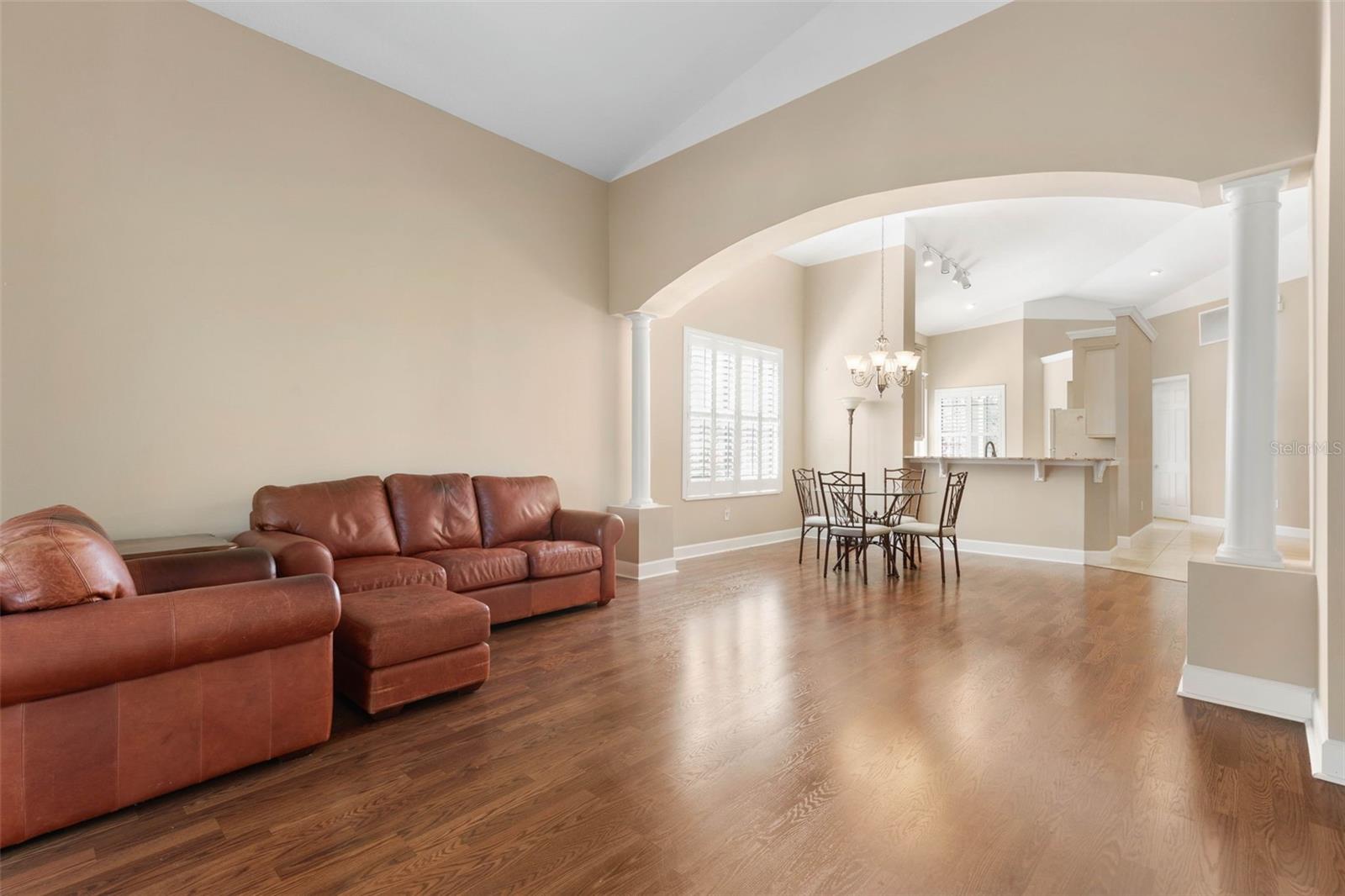 Image 16 of 67 For 10 River Point Drive