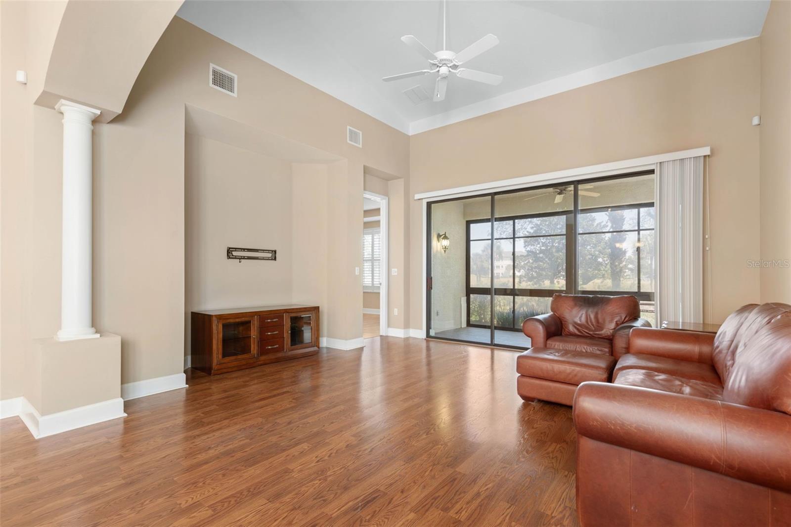 Image 18 of 67 For 10 River Point Drive