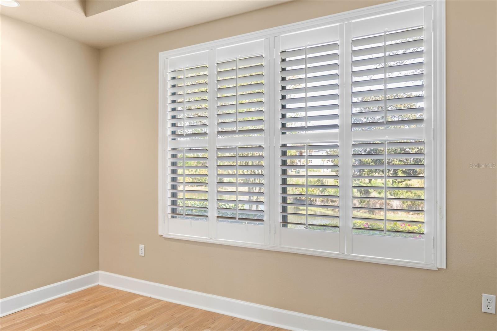 Image 27 of 67 For 10 River Point Drive