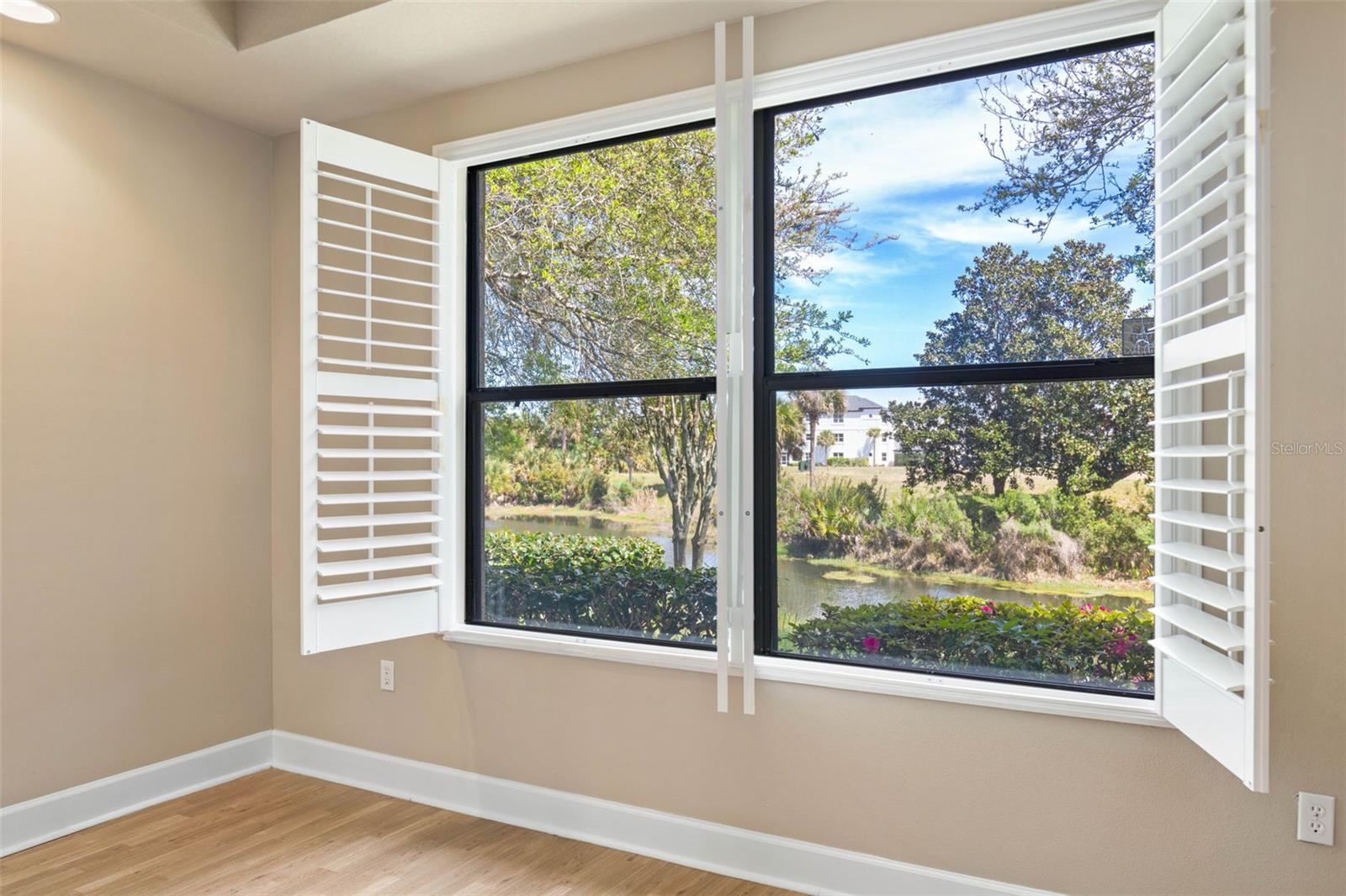 Image 28 of 67 For 10 River Point Drive