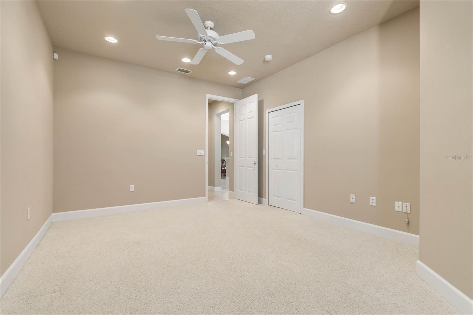 Image 32 of 67 For 10 River Point Drive