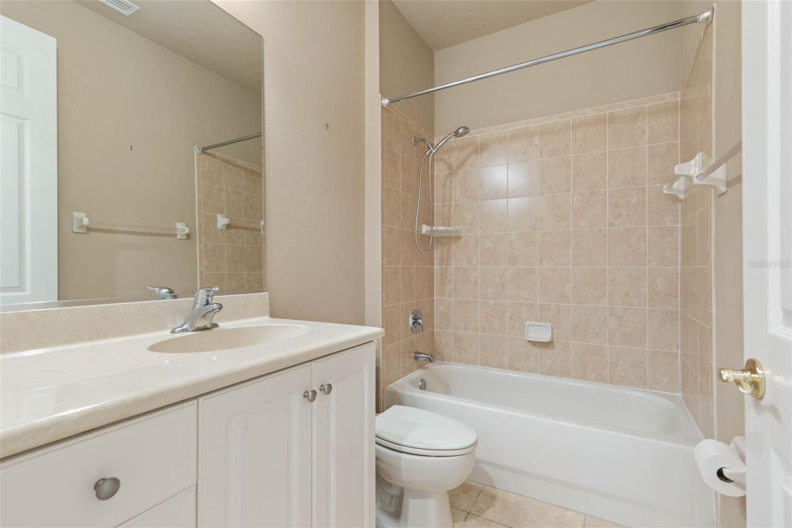 Image 33 of 67 For 10 River Point Drive