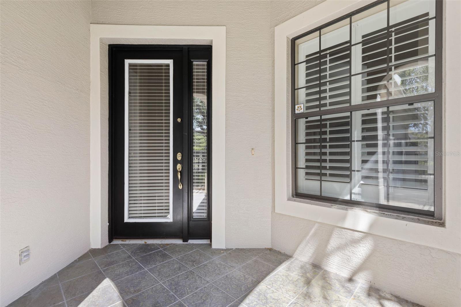 Image 7 of 67 For 10 River Point Drive