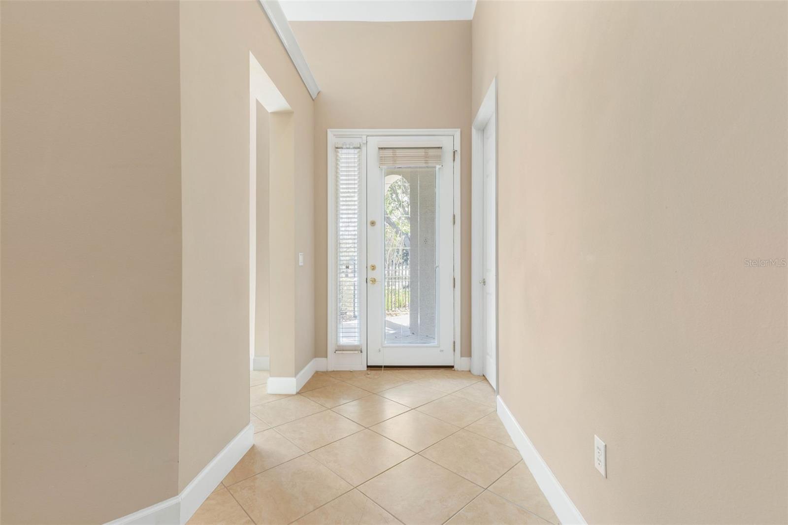 Image 8 of 67 For 10 River Point Drive