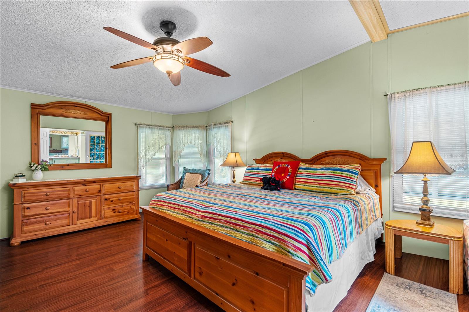 Image 19 of 52 For 217 Schooner Avenue