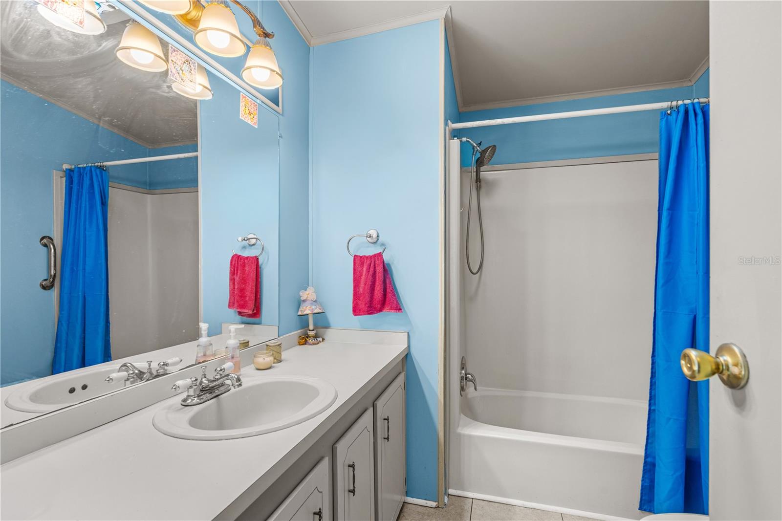 Image 24 of 52 For 217 Schooner Avenue