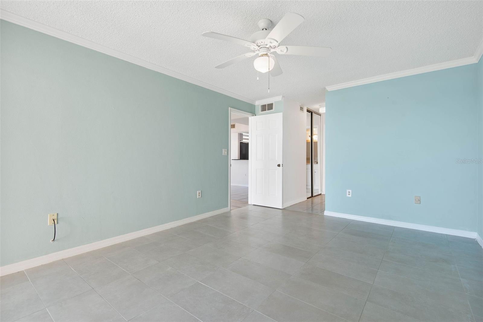 Image 20 of 58 For 3360 Ocean Shore Boulevard 103