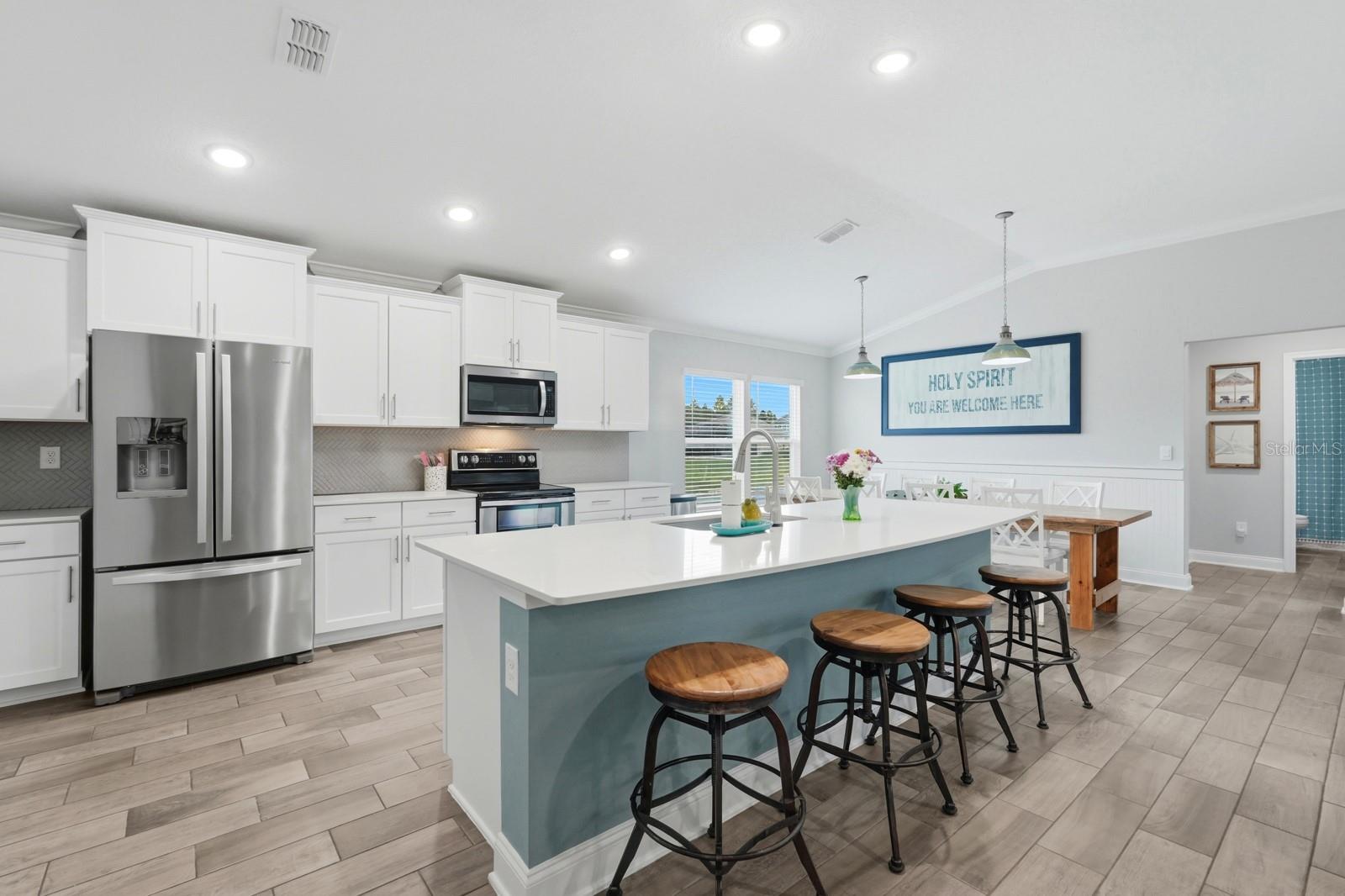 Image 18 of 72 For 8 Crosscut Court