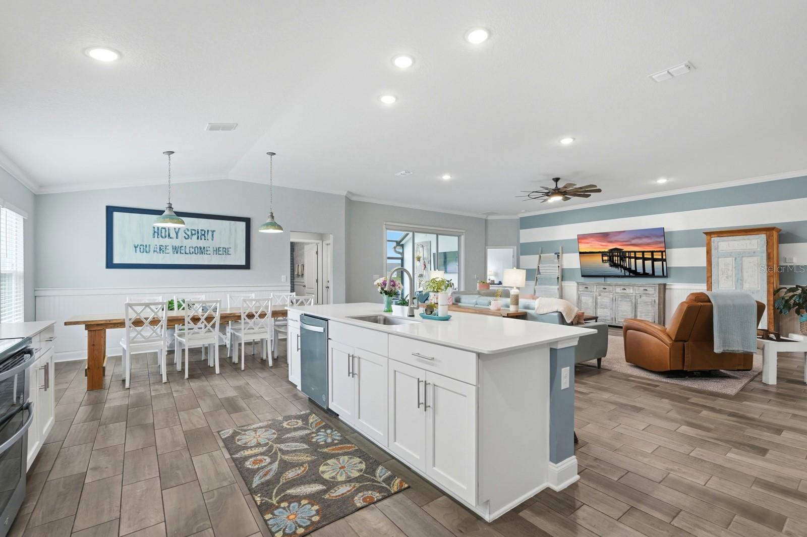 Image 23 of 72 For 8 Crosscut Court