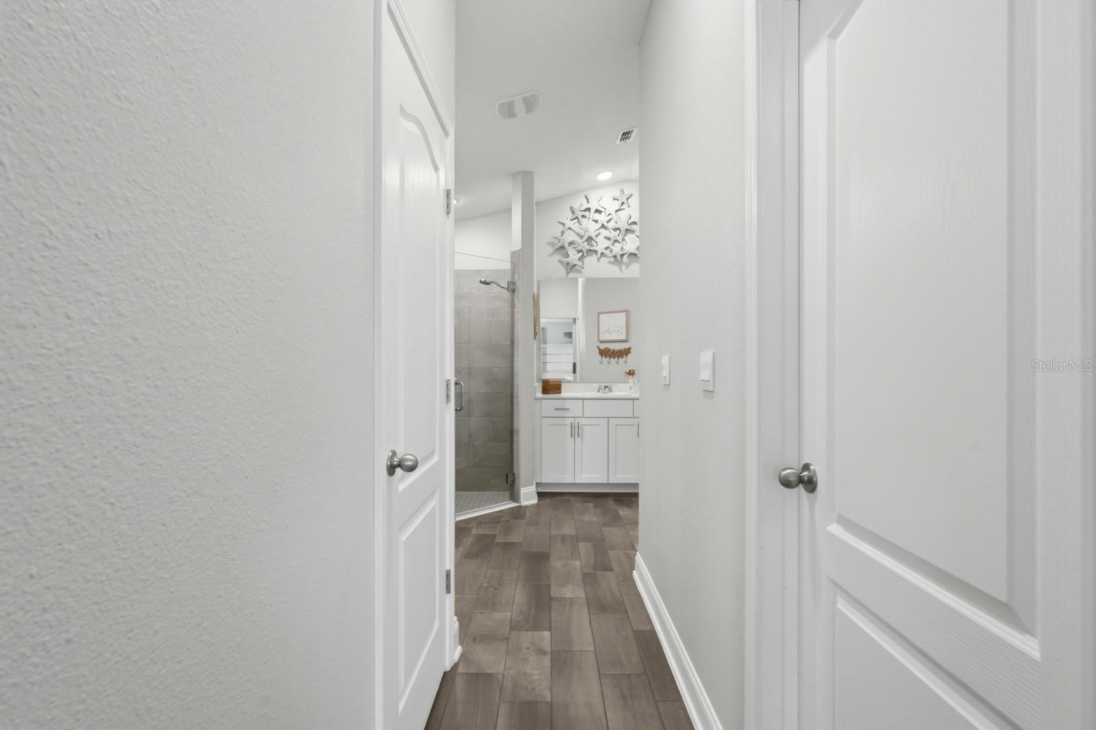 Image 30 of 72 For 8 Crosscut Court