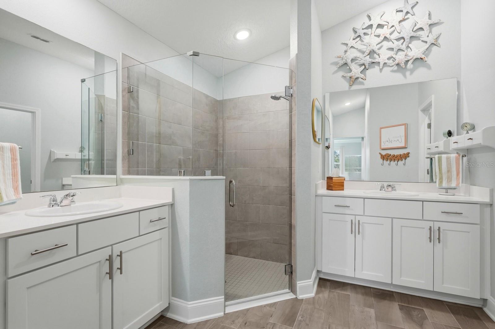 Image 31 of 72 For 8 Crosscut Court