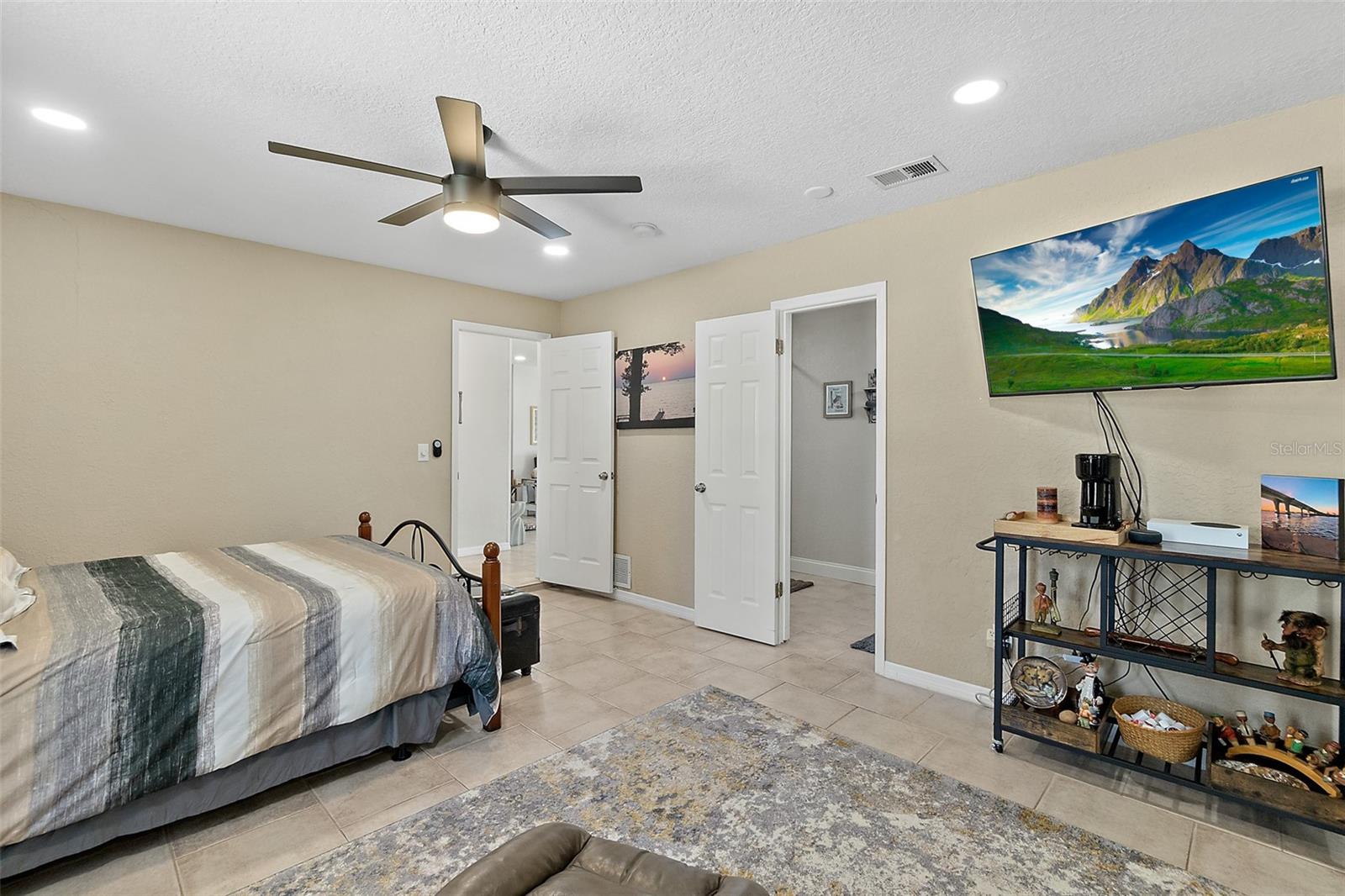 Image 16 of 47 For 589 Clairmont Lane