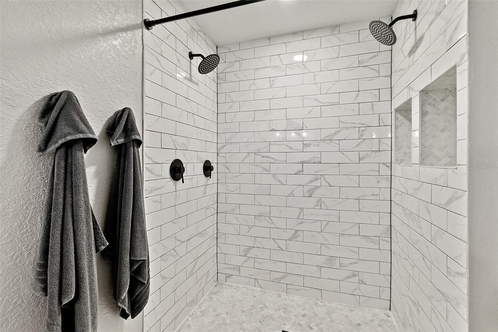 Image 18 of 47 For 589 Clairmont Lane