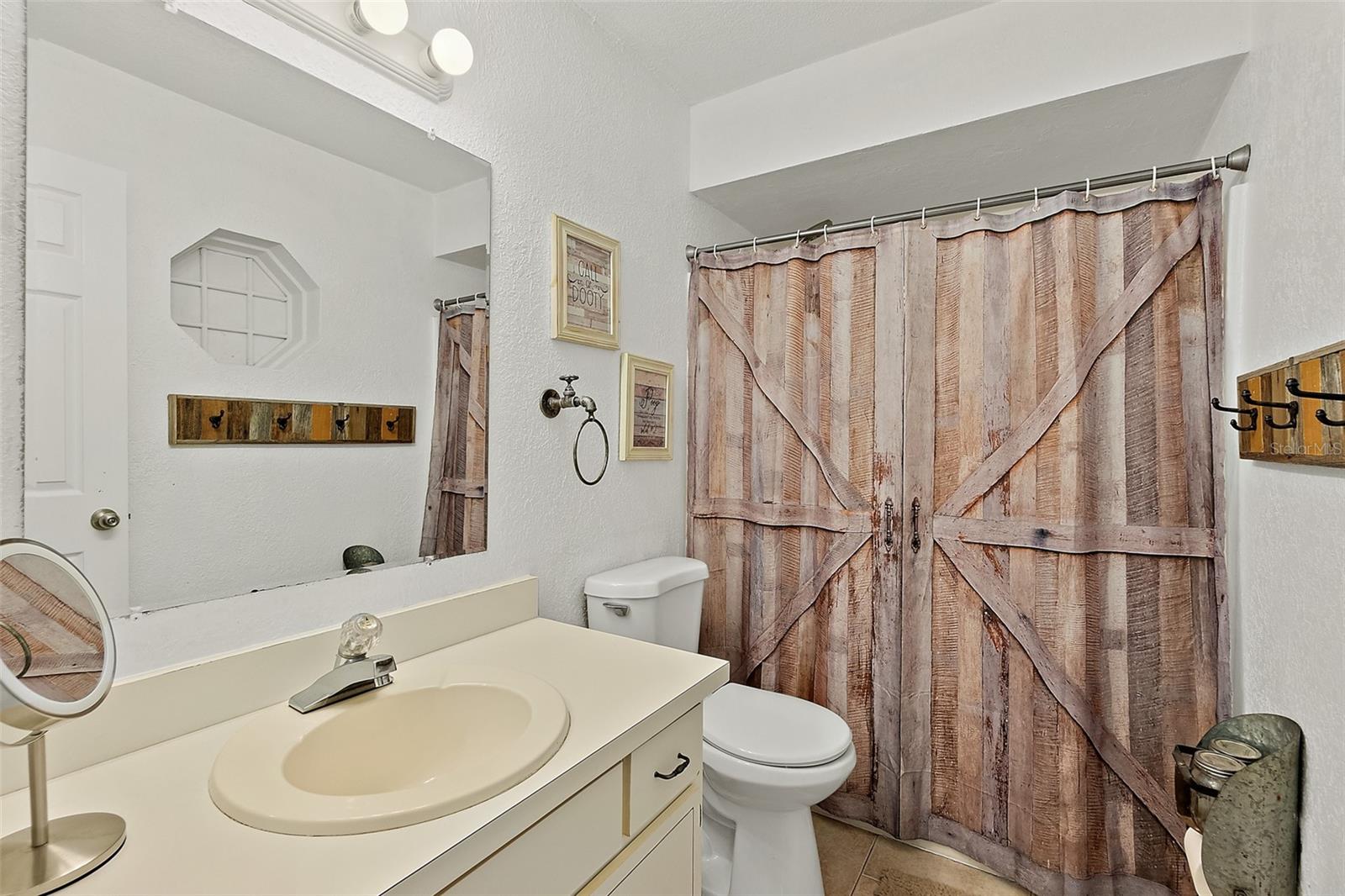 Image 24 of 47 For 589 Clairmont Lane